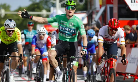 Sam Bennett lập cú đúp ở Vuelta a Espana 2022