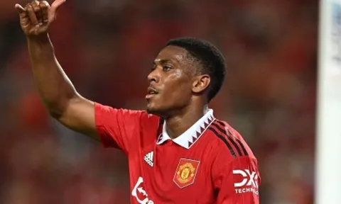 Anthony Martial tiếp tục gặp chấn thương