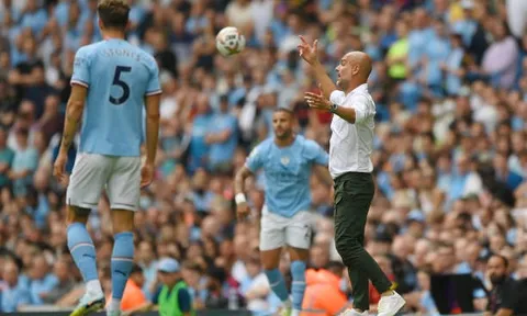 Huấn luyện viên Pep Guardiola chỉ trích hàng thủ Man City