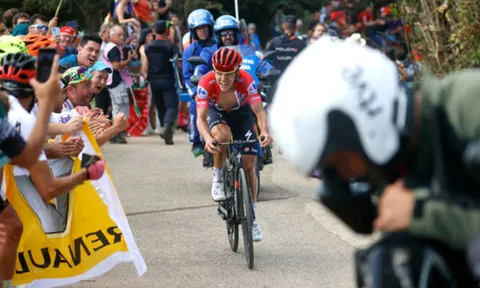 Remco Evenepoel nới rộng khoảng cách Áo đỏ Vuelta a Espana 2022
