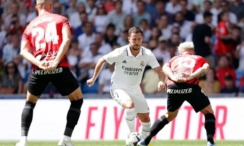Ông Ancelotti bảo vệ Eden Hazard