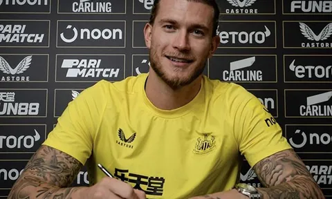 Karius kí hợp đồng và ra mắt Newcastle