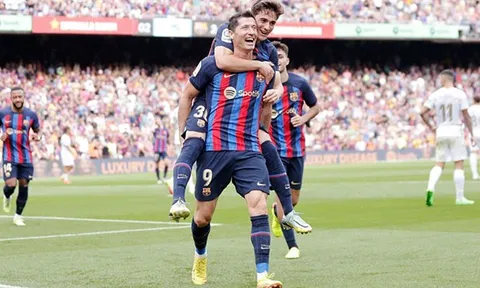 Barcelona - Elche > 3-0: Lewandowski không thể ngừng ghi bàn