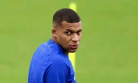 Mbappe gây rối trên tuyển Pháp