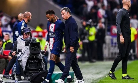 Neymar bày tỏ sự thất vọng khi bị huấn luyện viên Galtier thay ra