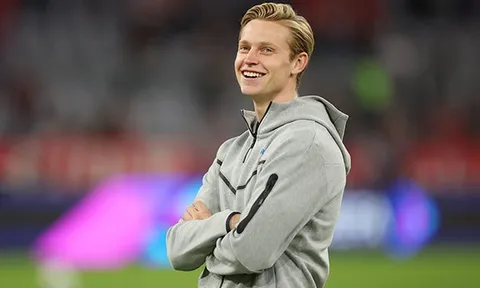 Frenkie de Jong khẳng định muốn ở lại Barcelona