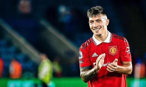 Pep so sánh chiều cao Haaland với Lisandro Martinez