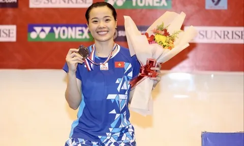 Thùy Linh giành chức vô địch cầu lông lịch sử trên sân nhà