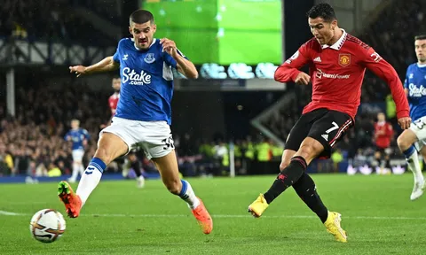 Everton - Man United > 1-2: Ronaldo lên tiếng