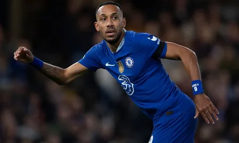 Aubameyang làm tăng sự mâu thuẫn với huấn luyện viên Arteta