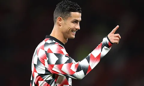 Huấn luyện viên Ten Hag tiết lộ thời điểm Ronaldo được trở lại đội 1