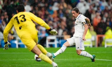 Real Madrid - Sevilla > 3-1: Los Blancos xây chắc ngôi đầu