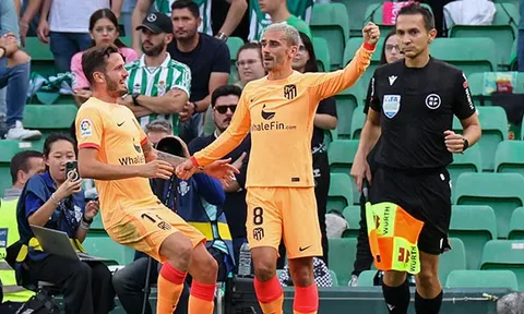 Griezmann ghi bàn trực tiếp từ quả phạt góc