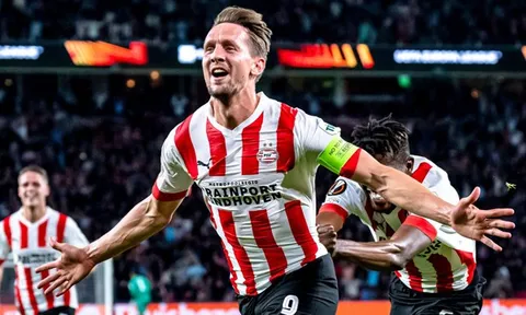 PSV - Arsenal > 2-0: Nguy cơ mất ngôi đầu bảng