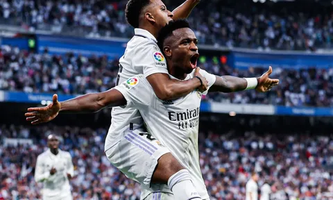 Real Madrid - Girona > 1-1: Kroos lần đầu nhận thẻ đỏ, Los Blancos sảy chân trên sân nhà