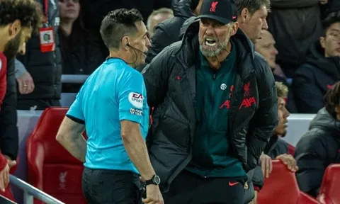Huấn luyện viên Klopp bị cấm chỉ đạo 1 trận
