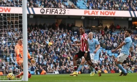 Man City - Brentford > 1-2: Ivan Toney tạo địa chấn