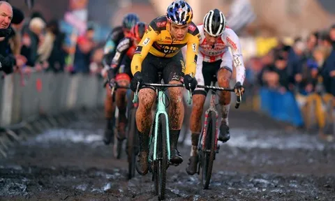 Mùa Giáng sinh bận rộn của Wout van Aert