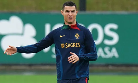 Ronaldo nghỉ tập, không chơi trận khởi động cuối cùng