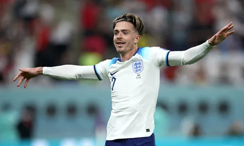 Khoảnh khắc xúc động sau pha ăn mừng của Jack Grealish
