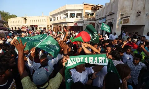 Ăn mừng kiểu CR7, cổ động viên Saudi Arabia chế giễu Messi