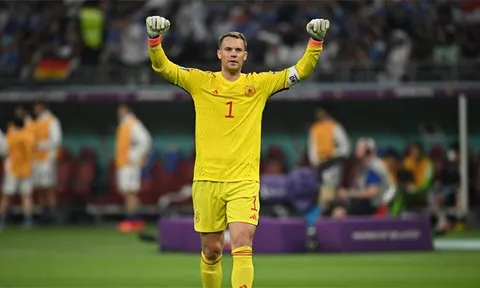 Manuel Neuer đi vào lịch sử World Cup