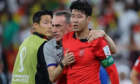 Son Heung Min bật khóc sau trận thua Ghana