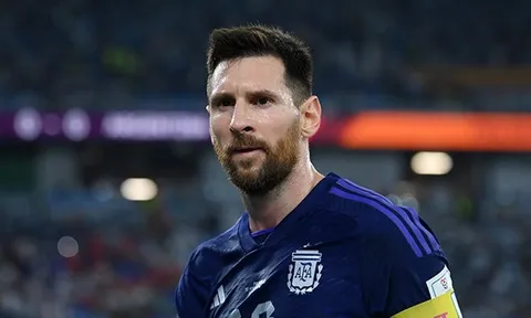 Messi xô đổ kỉ lục của Maradona