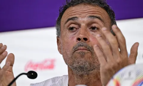 Huấn luyện viên Luis Enrique cho các học trò thực hành 1.000 quả phạt đền