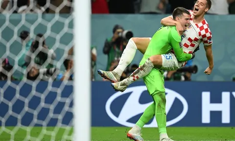Thủ môn Dominik Livakovic đã ghi tên mình vào lịch sử World Cup