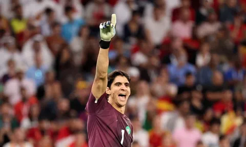 Yassine Bounou đi vào lịch sử World Cup