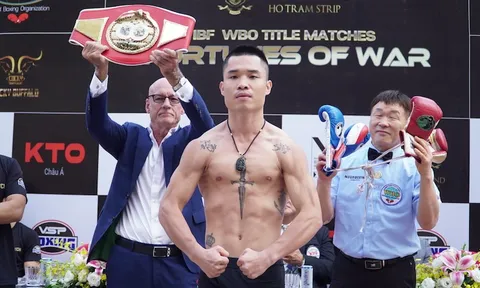 Đinh Hồng Quân bị tước đai trước thềm sự kiện Boxing “bom tấn” Fortunes of War