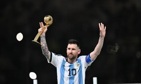 Messi đoạt giải thưởng ‘Quả bóng Vàng’ World Cup 2022
