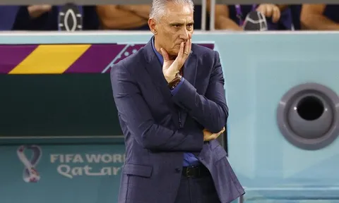 Tite bị cướp dây chuyền vì thất bại ở World Cup