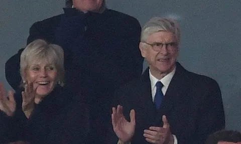 Arsene Wenger trở lại sân Emirates sau 4 năm