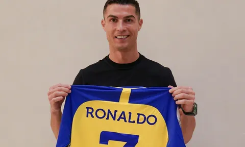 CR7 ra mắt Al Nassr