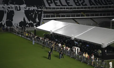 FIFA đề xuất các nước đặt tên sân để tôn vinh ‘Vua bóng đá’ Pele