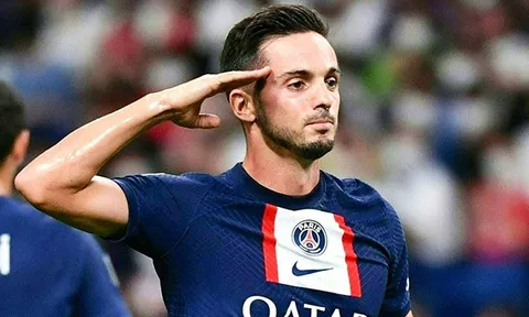 Sarabia sang Wolves