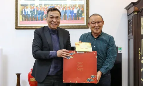 Lãnh đạo VFF gặp gỡ và chúc Tết huấn luyện viên Park Hang-seo trước thềm Xuân Quý Mão