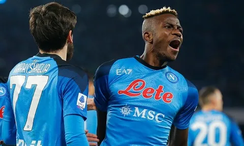 Napoli - Roma > 2-1: Napoli băng băng về đích