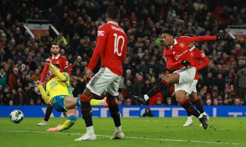 Man United - Nottingham > 2-0: Martial trở lại, "Quỷ đỏ" đụng độ Newcastle ở chung kết Cúp Liên đoàn Anh