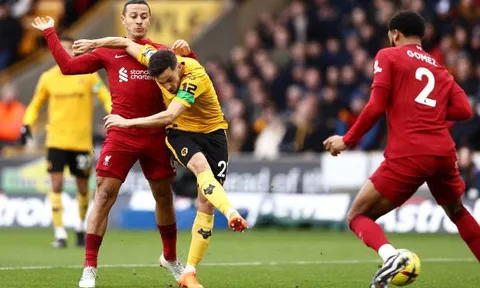 Wolves - Liverpool > 3-0: Lạc lối ở Molineux