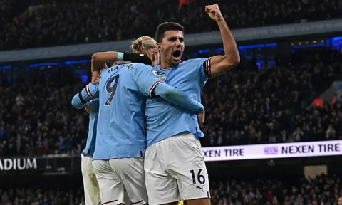 Man City - Aston Villa > 3-1: Man City phả hơi nóng lên gáy Arsenal