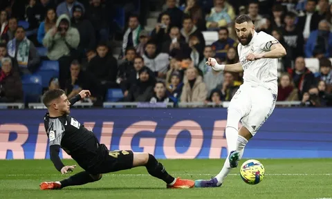 Real Madrid - Elche > 4-0: Benzema đi vào lịch sử Real Madrid