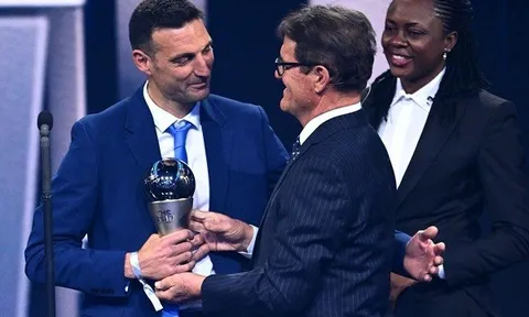 Lionel Scaloni được vinh danh là "Huấn luyện viên xuất sắc nhất FIFA 2022"