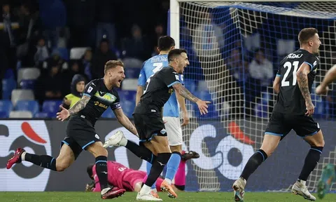 Napoli - Lazio > 0-1: Matias Vecino khiến Napoli đứt mạch toàn thắng