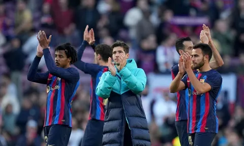 Barcelona - Valencia > 1-0: Sống trong sợ hãi