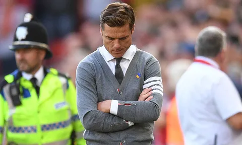 Thảm bại ở UCL, ông Scott Parker bị sa thải sau 67 ngày