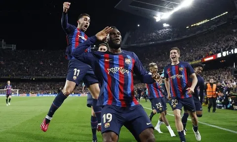 Barcelona - Real Madrid > 2-1: Thẳng tiến đến ngôi vô địch