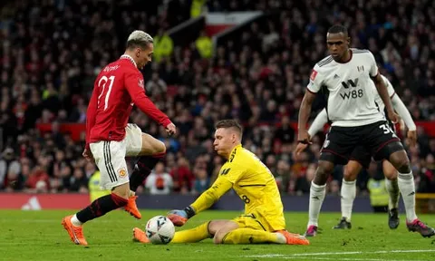 Man United - Fulham > 3-1: Thắng ngược khó tin